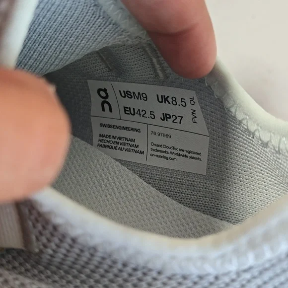 On Cloud Cloudeasy Light Gray Athletic Sneakers - Picture 14 of 14